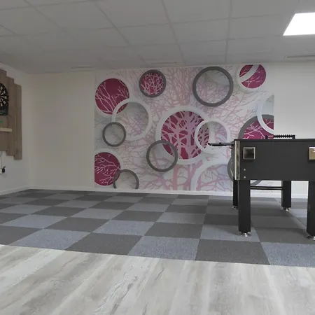 Nature Vibes Pool Sauna Terrasse Wifi Balkon Near Lift アパート *