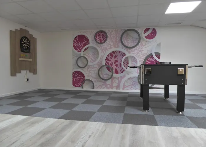 Nature Vibes Pool Sauna Terrasse Wifi Balkon Near Lift 아파트 *