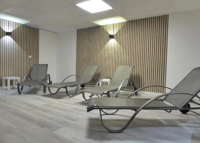 Nature Vibes Pool Sauna Terrasse Wifi Balkon Near Lift 아파트